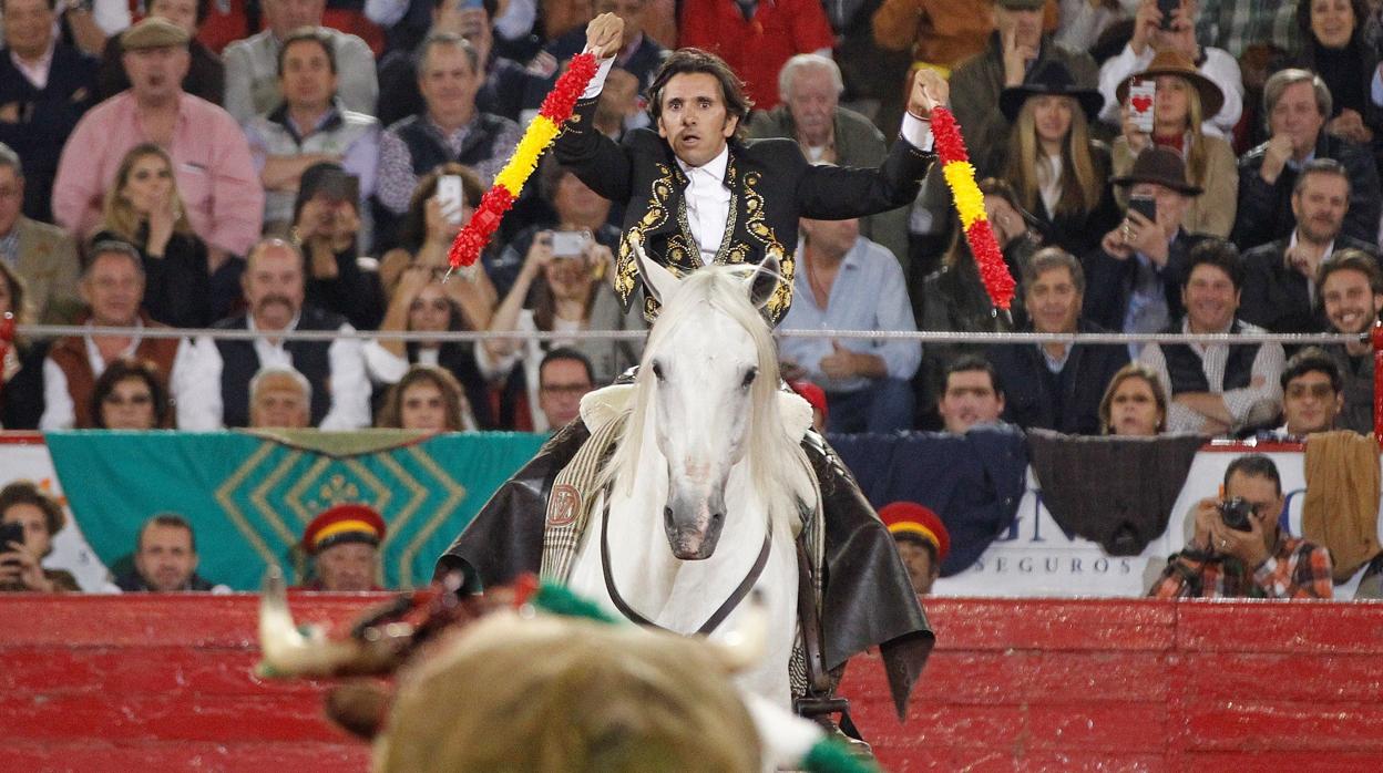 Diego Ventura, con el toro que indultó
