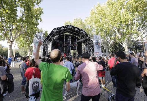 Escenario en la Plaza de la Alameda