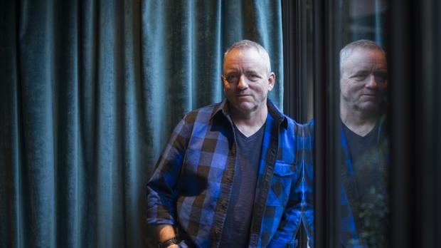 Dennis Lehane: «La fe en Dios no está en peligro, pero sí la creencia en los hechos»