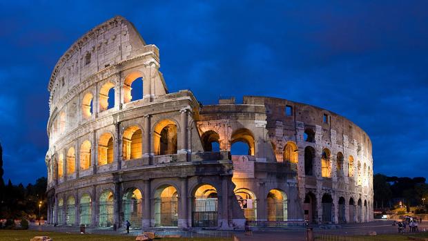 Pillan a un turista llevándose un pedazo del Coliseo de Roma