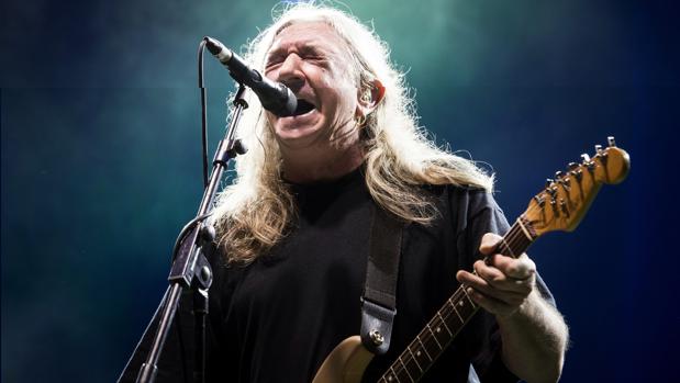 Rosendo, el guitarrista que enseñó al rock español a ser él mismo