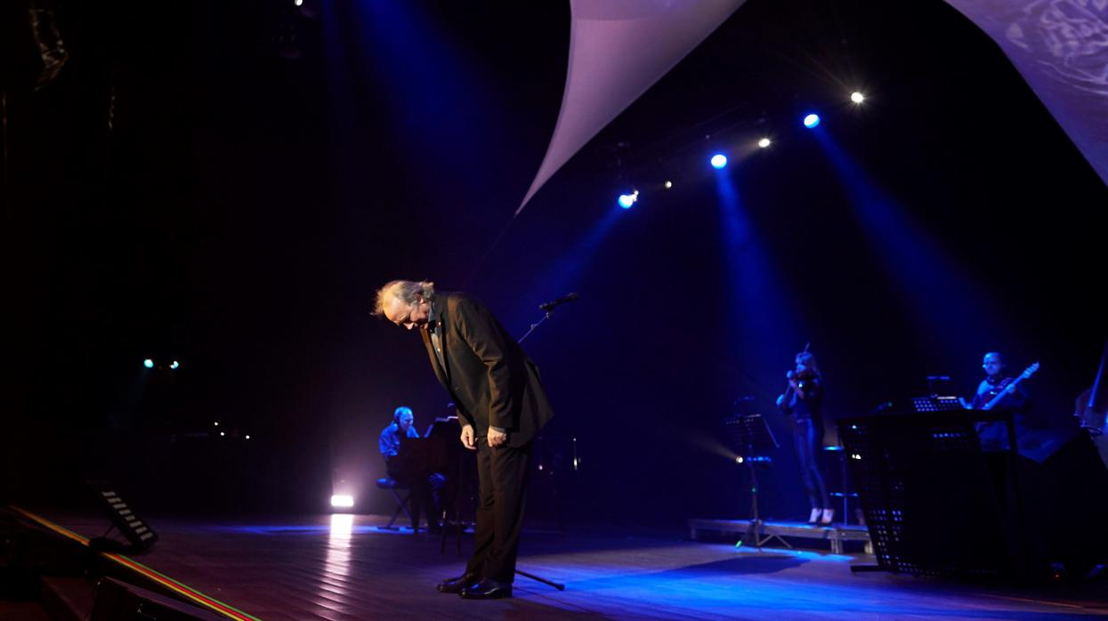 Joan Manuel Serrat, durante el concierto que ofreció en el Auditori de Barcelon