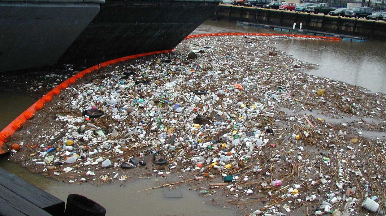 Los plásticos están inundando los mares
