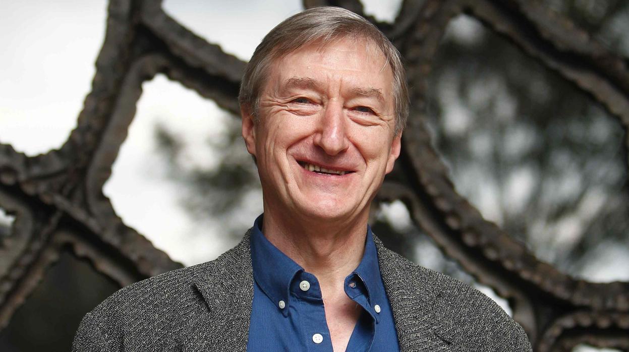 Julian Barnes