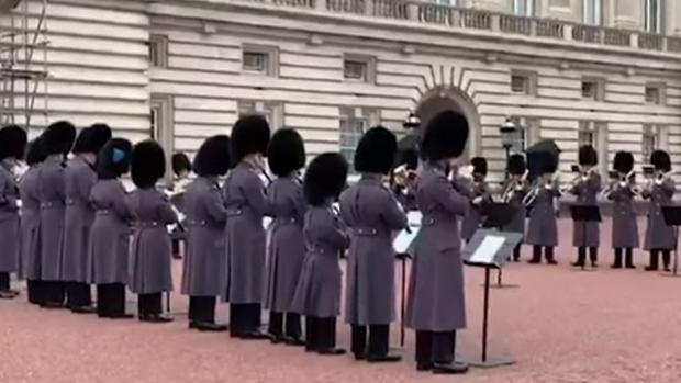 «Bohemian Rhapsody» en el Palacio de Buckingham para celebrar los Globos de Oro