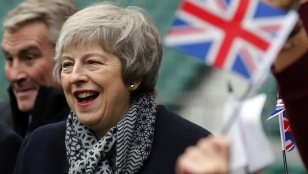 Theresa May, la líder del Brexit que baila a los suecos ABBA