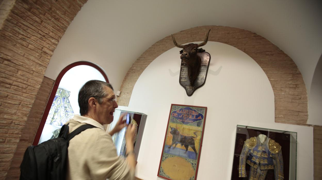El Salón de Carteles de la Plaza de Toros de Sevilla donde se exponen las obras