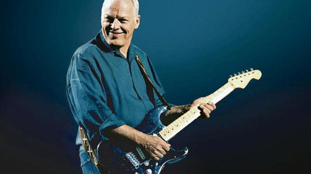 David Gilmour tocando la «Black Strat» en agosto de 2006