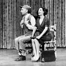 Adolfo Marsillach y Concha Velasco, en «Yo me bajo en la próxima, ¿y usted?»