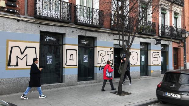 «Moríos, modernos»: los crueles ataques a una librería por «hipster»