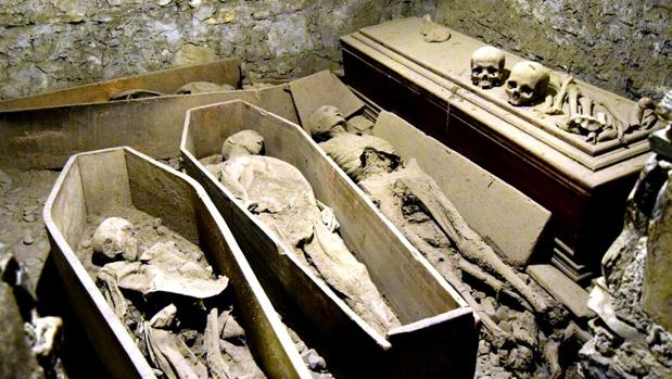 Decapitan la momia del Cruzado en la cripta de San Michan de Dublín
