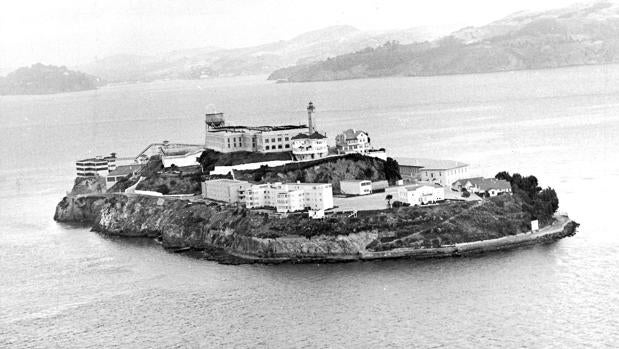Encuentran una fortificación militar con túneles secretos enterrada bajo la prisión de Alcatraz