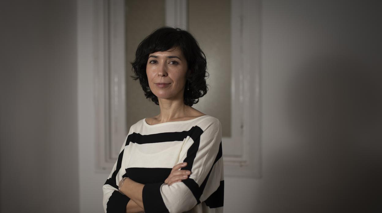 La escritora Edurne Portela, fotografiada en Madrid, poco después de la entrevista con ABC