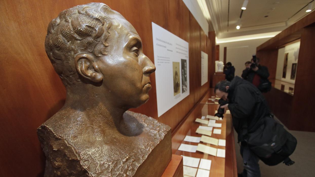 Busto de Antonio Machado en la exposición del Centro Fundación Unicaja