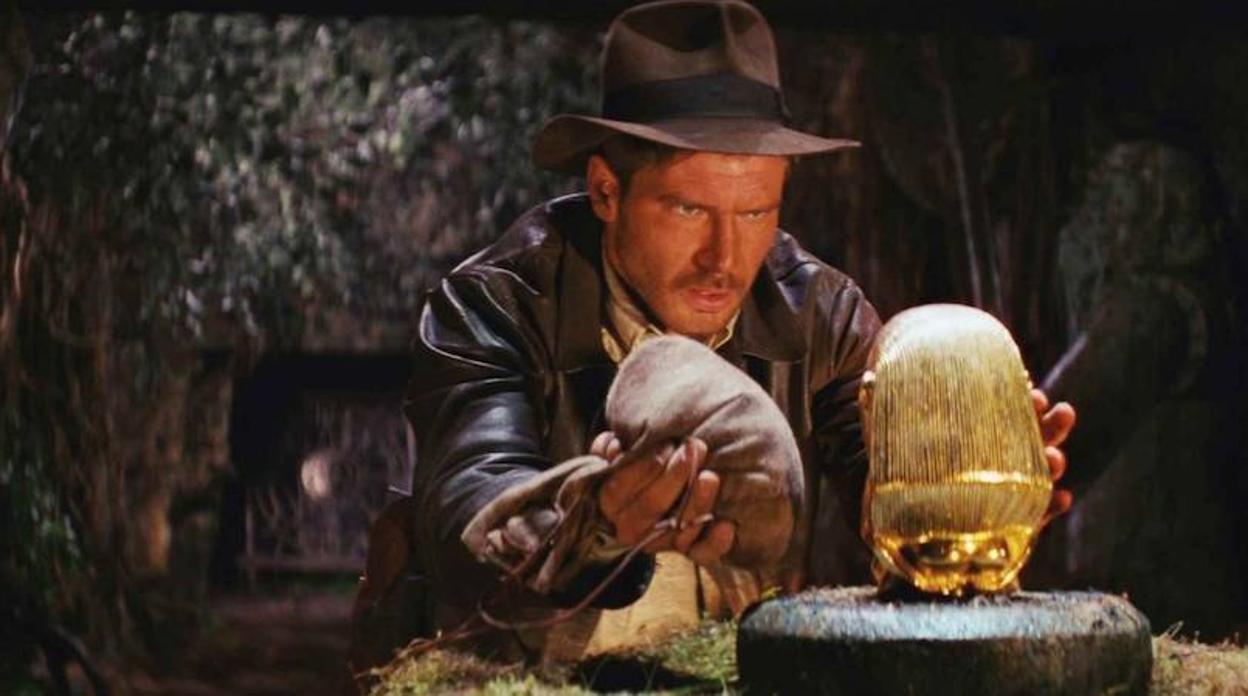 La personalidad del arqueólogo Percy Fawcett (arriba), inspiró a Spielberg para crear el personaje de Indiana Jones (sobre estas líneas)