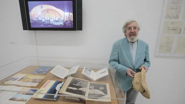 Sevilla presenta la primera exposición sobre Prada Poole, el arquitecto que diseñó el futurista Hielotrón