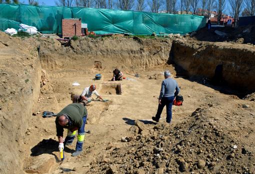 El hallazgo es importante para dibujar un mapa de la zona de enterramiento de la Palencia romana