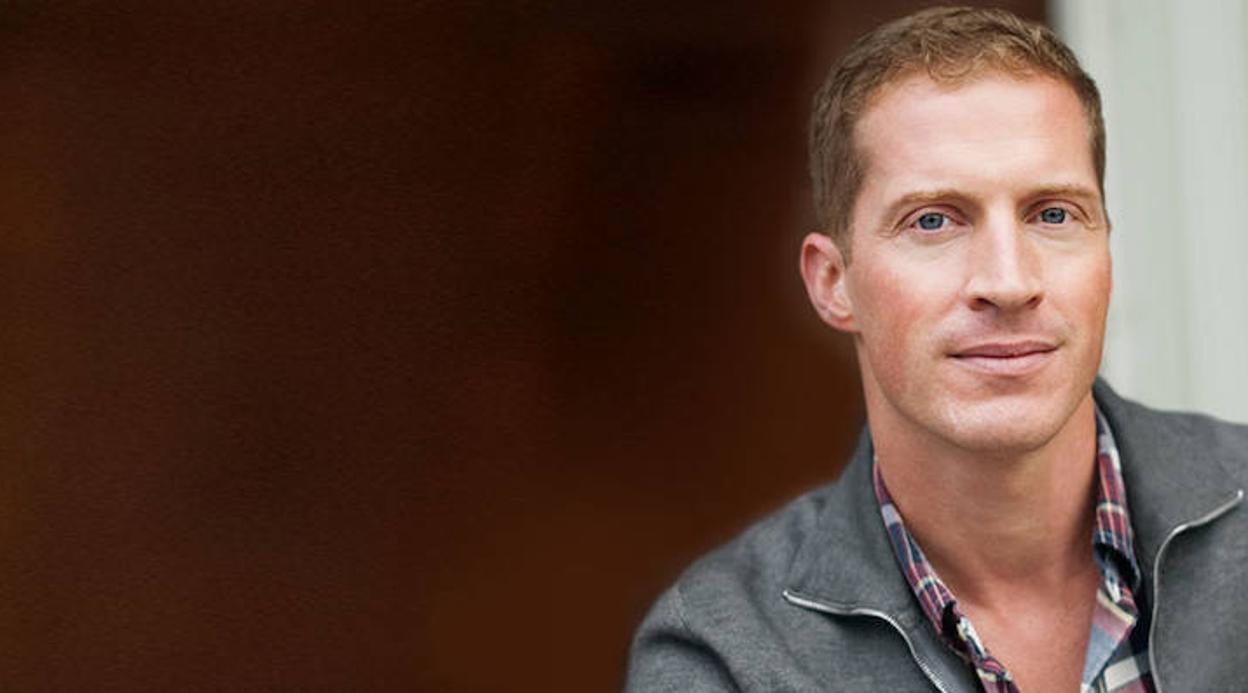 El escritor norteamericano Andrew Sean Greer,