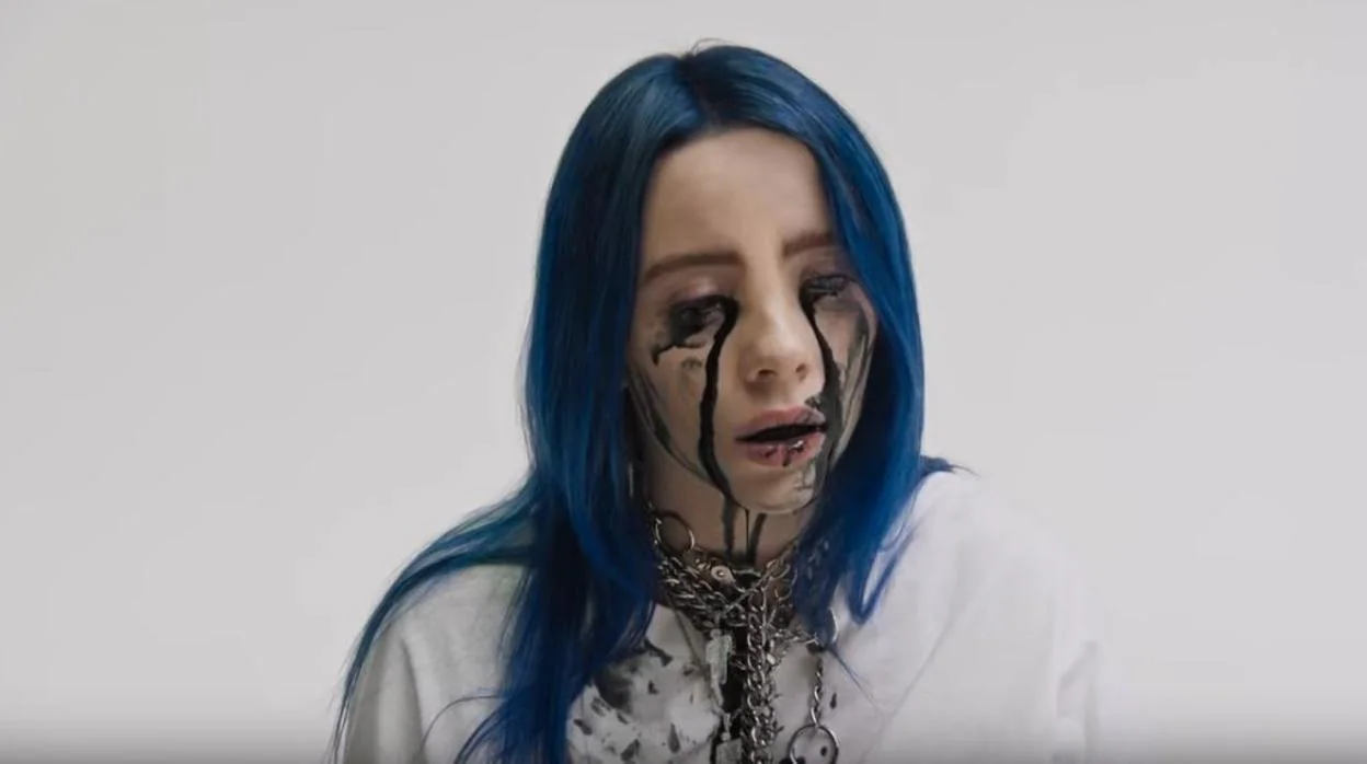 Billie Eilish en el videoclip «When the party is over»