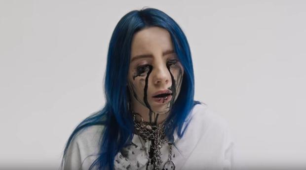 Billie Eilish, la adolescente turbia que susurra su genio