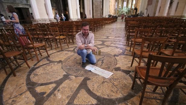 Javier Sierra: «Que Notre Dame ardiera cuando está en cuestión Europa causa zozobra»