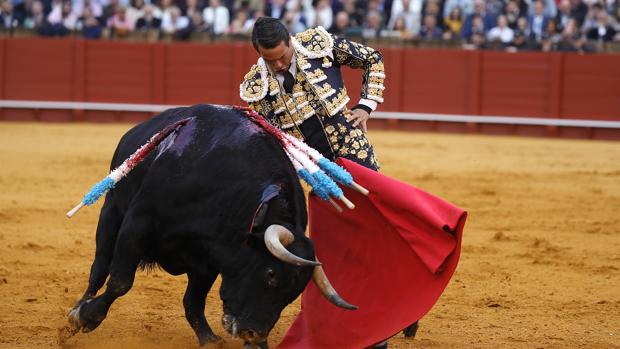 Con toros flojos, solo una oreja a Manzanares en Sevilla