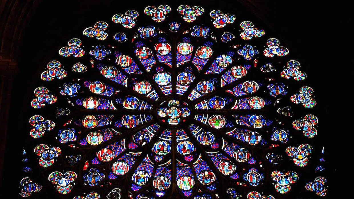 Detalle de las antiguas vidrieras de la catedral