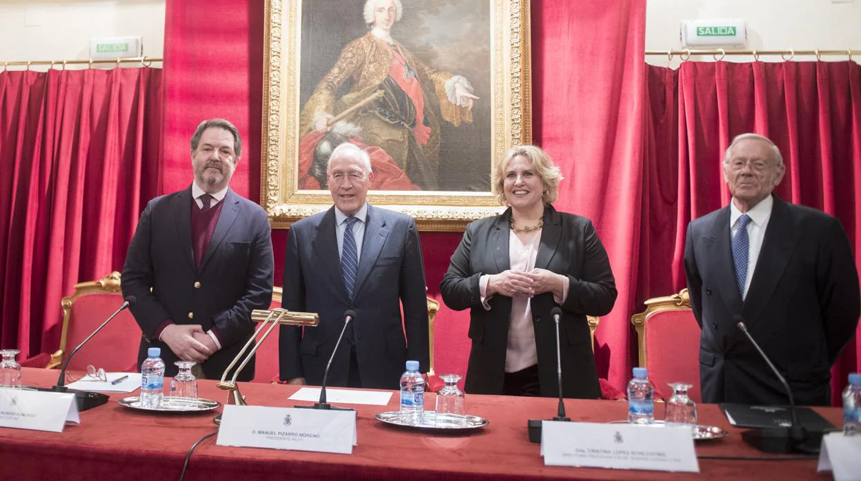 De izquierda a derecha, Bieito Rubido, Manuel Pizarro, Cristina López Schlichting y Rafael Navarro-Valls, ayer en la Real Academia de Jurisprudencia y Legislación
