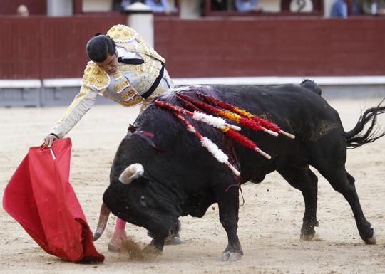 Diego San Román, en un derechazo