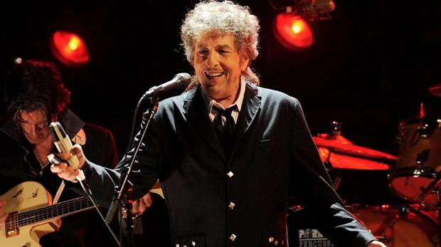 Bob Dylan triunfa en Sevilla con un concierto vitalista y sin espacio para la nostalgia