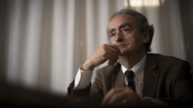José Carlos Llop: «El amor se vive en el lenguaje»