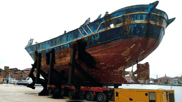 Los restos del mayor naufragio en el Mediterráneo se exhiben en la Bienal de Venecia