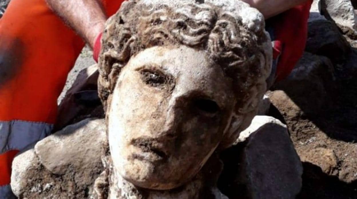 Cabeza de la estatua encontrada en Roma