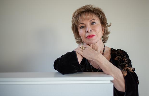 Isabel Allende: «Si censuramos a todos los autores que nos molestan nos quedamos sin cultura»