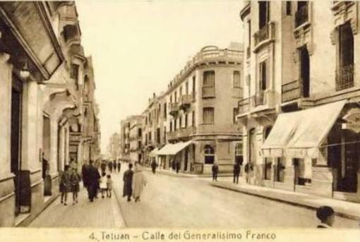 Antigua fotografía de la Calle del Generalísimo, ahora Bulevar Mohamed V, en el Ensanche Español de Tetuán