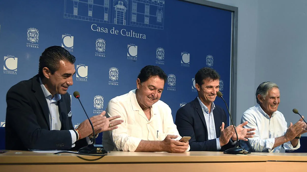 Un momento de una de las charlas celebradas en Utrera con Tomás Campuzano, Luis Vilches y Ruiz Miguel
