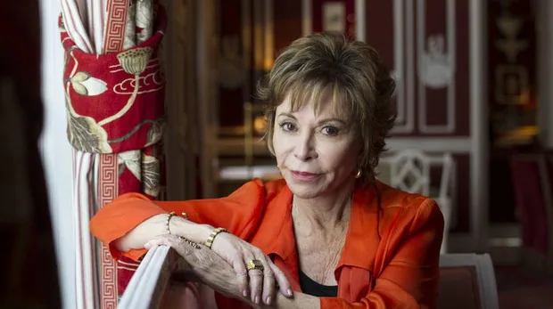 «Largo pétalo de mar», épica y destino de Isabel Allende
