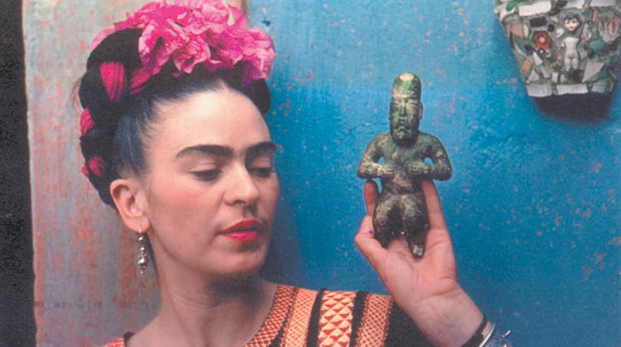 Frida Kahlo, fotografiada en Coyoacán (México)