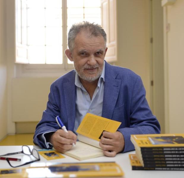 Pedro Touceda novela su infancia y juventud a través de una colección de relatos