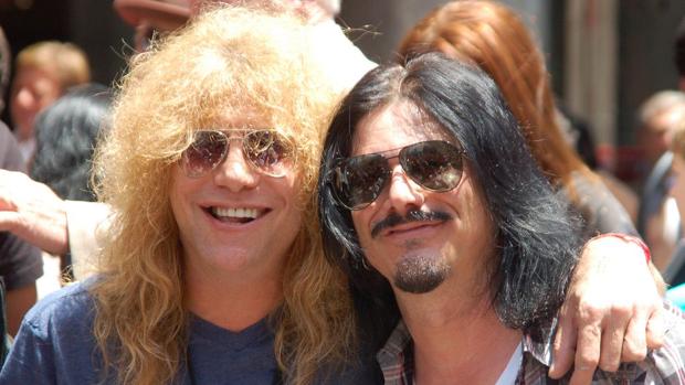 El exbatería de Guns N'Roses Steven Adler, hospitalizado tras apuñalarse a sí mismo