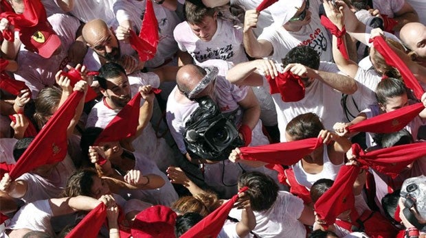 Encierro de San Fermín de hoy, vídeo en directo desde la curva de Mercaderes