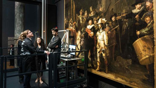 Comienza la restauración en directo de «La ronda de noche» en el Rijksmuseum
