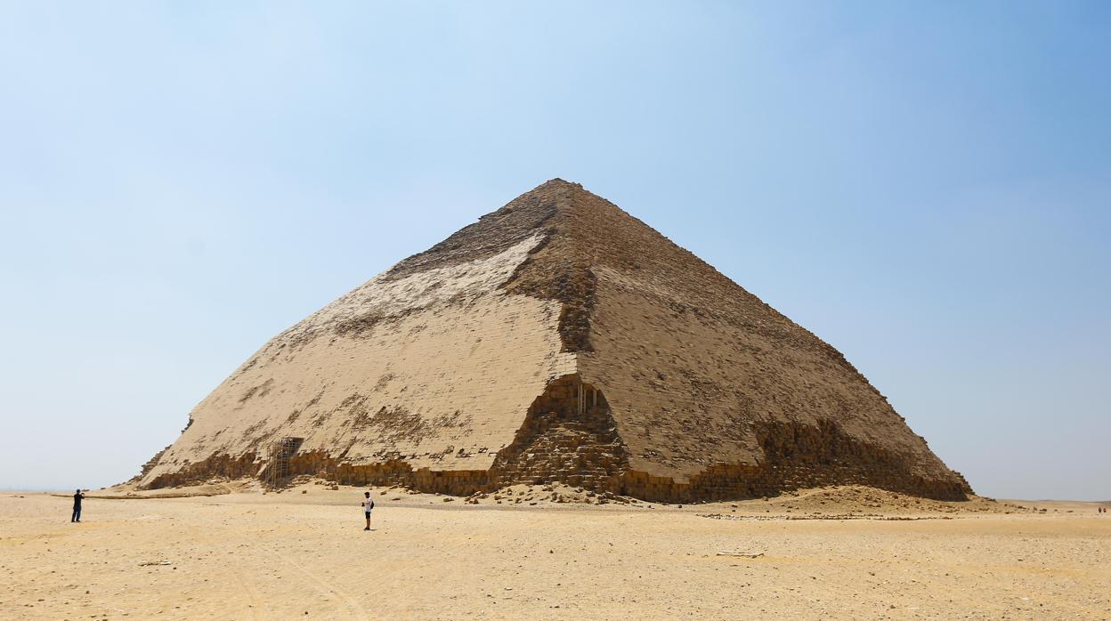 Inauguración de la Pirámide Acodada