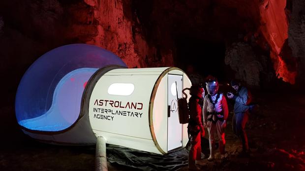 Vacaciones en Marte sin salir de una cueva cántabra