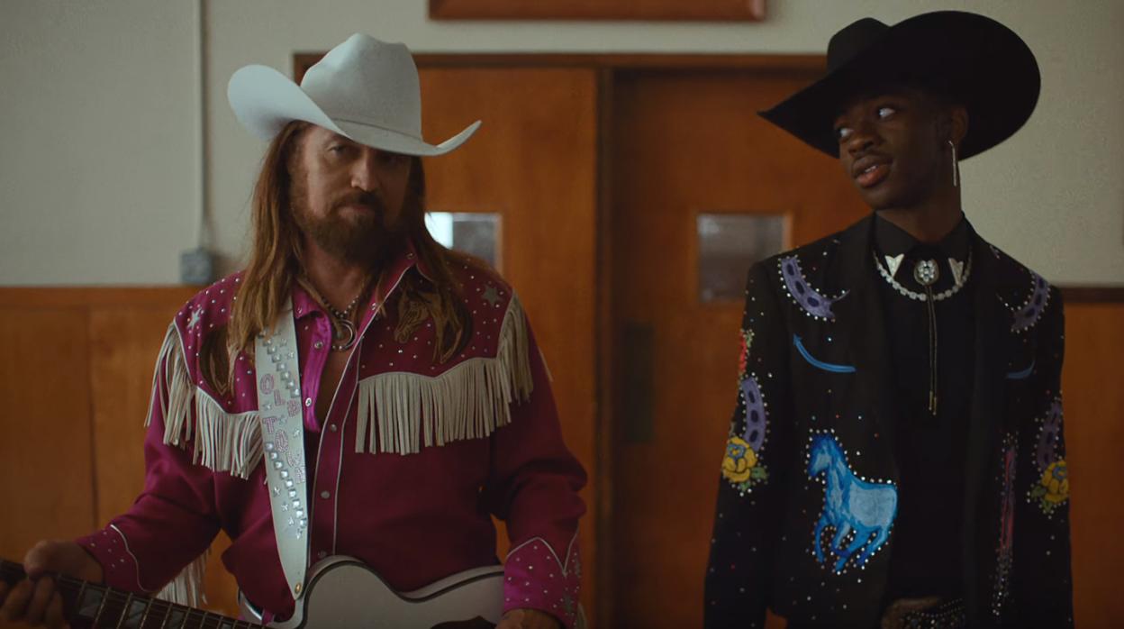 Billy Ray Cyrus (padre de Miley Cyrus) y Lil Nas X