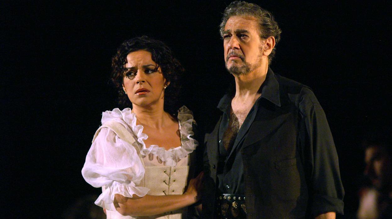 Nancy Fabiola Herrera y Plácido Domingo en el Teatro Real