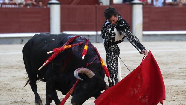 Juan Ortega deja su firma en una gigantesca corrida en Las Ventas