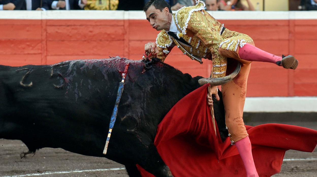 Directo: Paco Ureña revienta la Feria de Bilbao con cuatro orejas