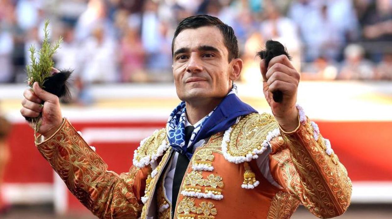 Paco Ureña, con cuatro orejas en una tarde histórica es el único matador que ha abierto la puerta grande