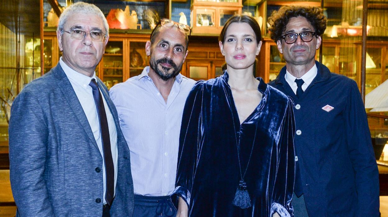 (De izquierda a derecha) Robert Maggiori, Joseph Cohen, Charlotte Casiraghi y Raphael Zagury-Orly